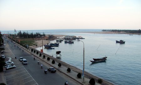 Cửa lệch không rộng cua lech khong rong