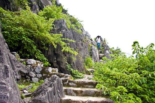 Đường lên đỉnh Thạch Môn duong len dinh thach mon