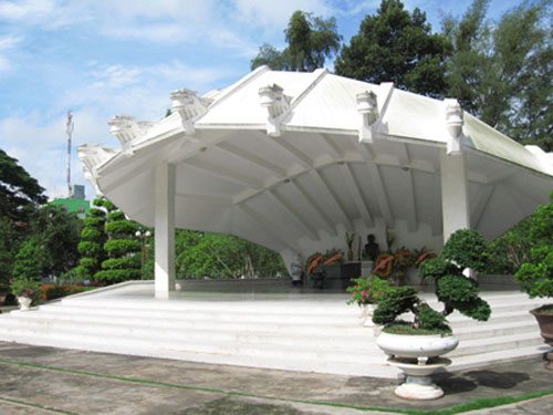Khu mộ cụ phó bảng Nguyễn Sinh Sắc khu mo cu pho bang nguyen sinh sac