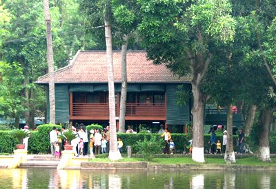 Nhà sàn Bác Hồ nha san bac ho