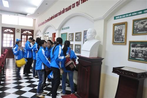 Tham quan phong truyen thong