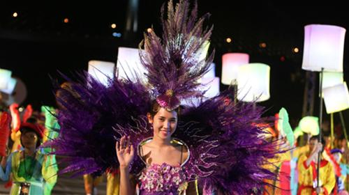 Lễ hội carnaval Hạ Long ngày 1-5 Le hoi carnaval Ha Long 1-5