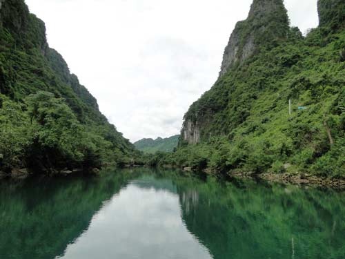 Nước sông Chày nuoc song chay