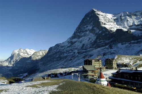 Đổi tàu lên trạm Jungfraujoch doi tau len tran junfraujoch