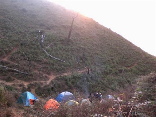 Dựng trại trong thung lũng dung trai trong thung lung