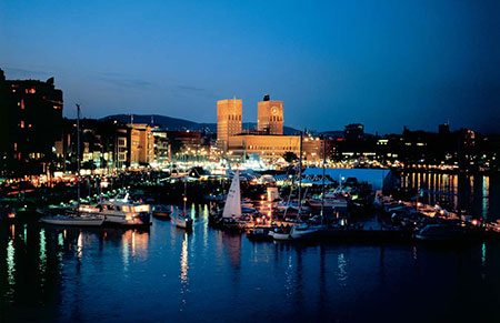 quang canh nhon nhip cua quan brygge aker