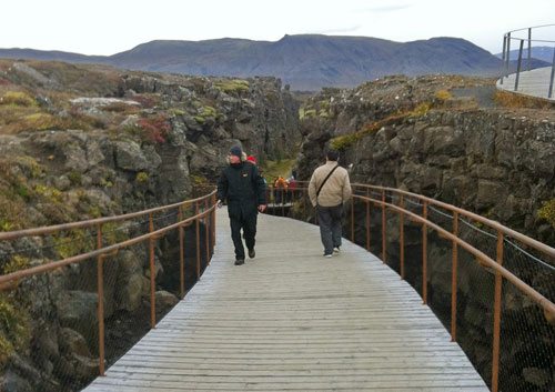 du lich den vung dat cua nham thach -iceland 