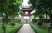 quoc_tu_giam