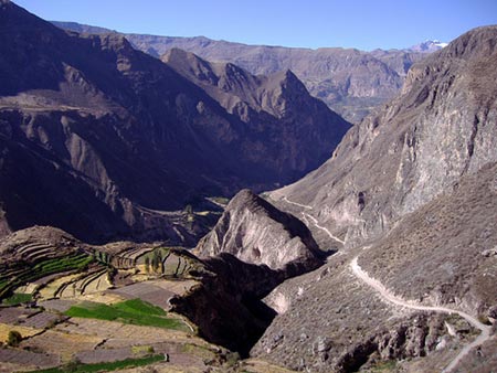 Hẻm núi sâu Barranca de Urique tham quan hem nui sau nhat copper