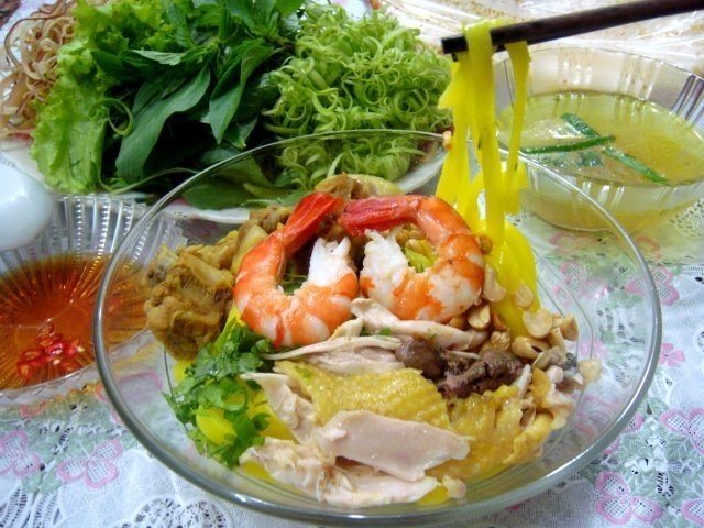 Du lịch ẩm thực Đà Nẵng du lich da nang thuong thuc mon mi quang noi tieng