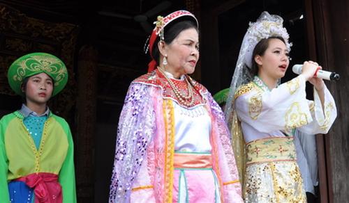 Tướng Lê Hoa hoat canh trong hoi ken re