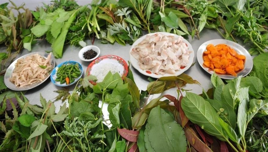 Rau rừng ban tiec voi am thuc nui rung tay nguyen