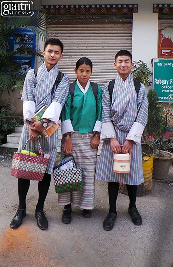 Quốc phục Bhutan nguoi dan bhutan rat thich mac quoc phuc