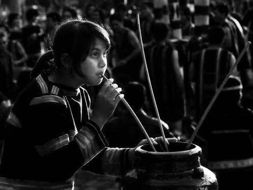 Rượu cần du lich kham pha tay nguyen va thuong thuc am thuc nui rung
