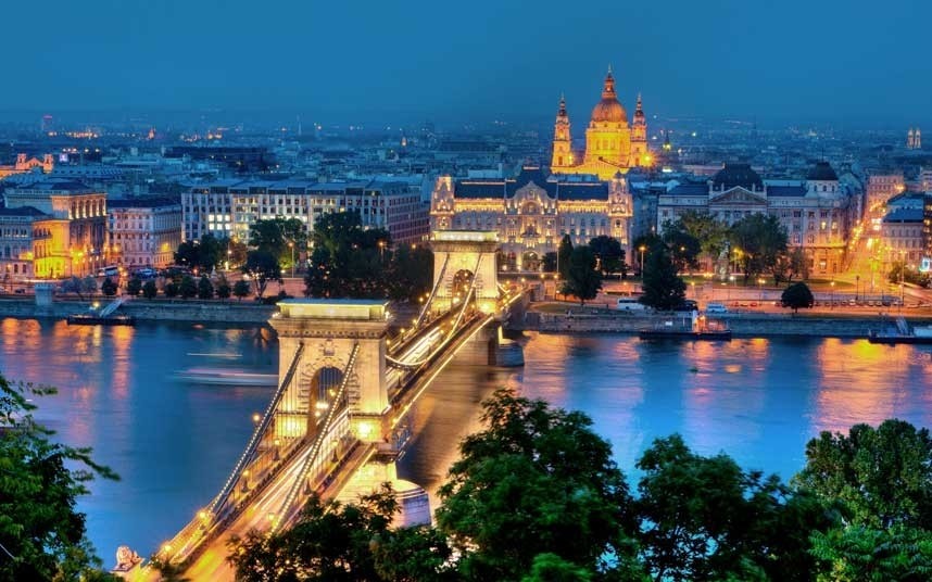 Thành phố Budapest thien duong kien truc cua budapest duoc mo cua de ki niem 100 nam tuoi