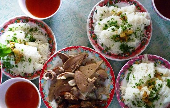 Bánh hỏi lòng heo khach du lich la mieng voi banh hoi long heo o binh thuan