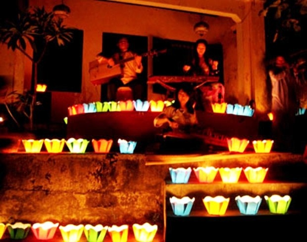 lung linh hoa dang dem nguyen cau