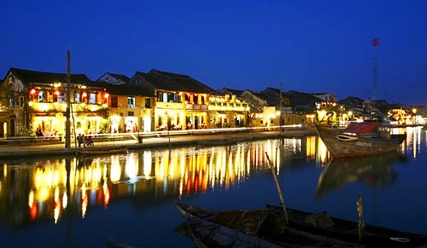 toan canh Hoi An ve dem