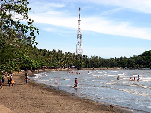 Bãi biển Mũi Nai Bai bien Mui Nai