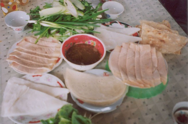 Bánh tráng cuốn thịt heo Banh trang cuon thit heo