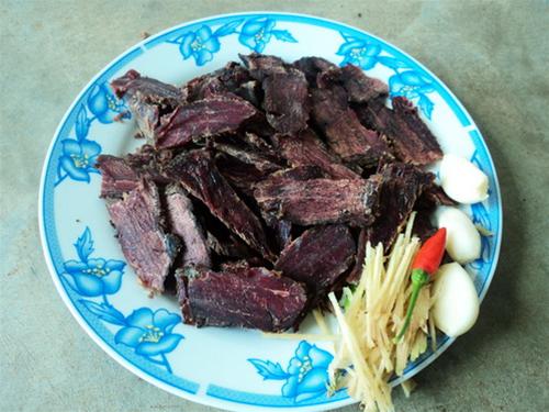 Bò gác bếp Cao Bằng Bo gac bep Cao Bang