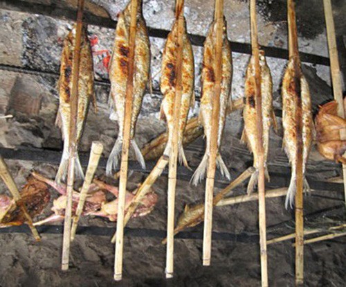 Ca song Da nuong do