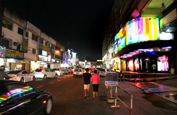 Dạo phố về đêm Dao pho ve dem