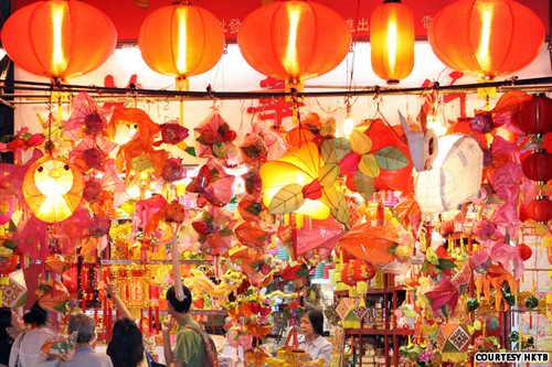Đèn lồng rực rỡ trong tết Trung Thu Den long ruc ro tet Trung Thu