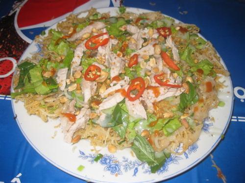 Hu tieu chien gion sua nuoc cot dua