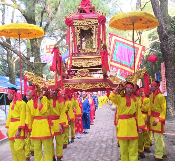 Lễ hội truyền thống Côn Sơn - Kiếp Bạc Le hoi truyen thong Con Son