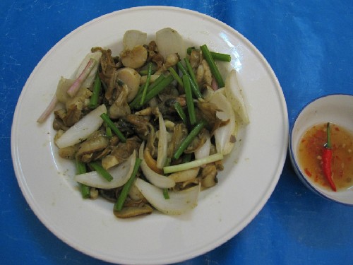 Bap chuoi xao voi hanh