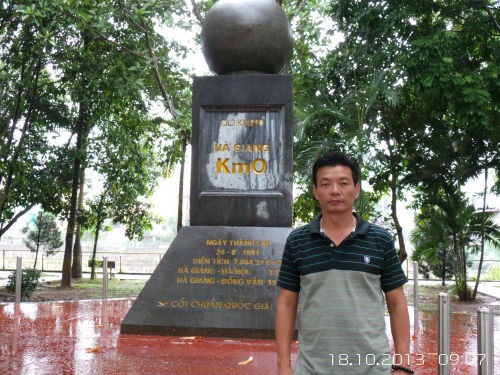 Cot chuan quoc gia Ha Giang