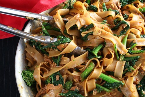Phở xào pad see ew Pho xao pad see ew