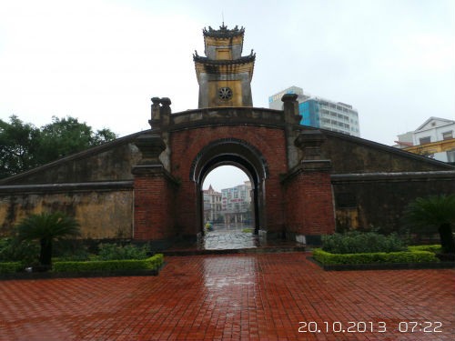 Quang Binh dang mua tam ta