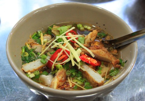 Banh canh cha ca nhong