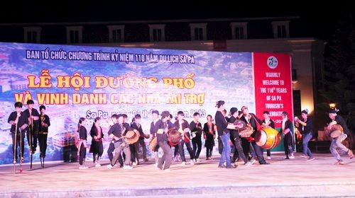Doc dao le hoi Sa Pa