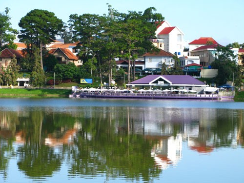 Du lịch lý tưởng Hồ Xuân Hương Du lich ly tuong Ho Xuan Huong