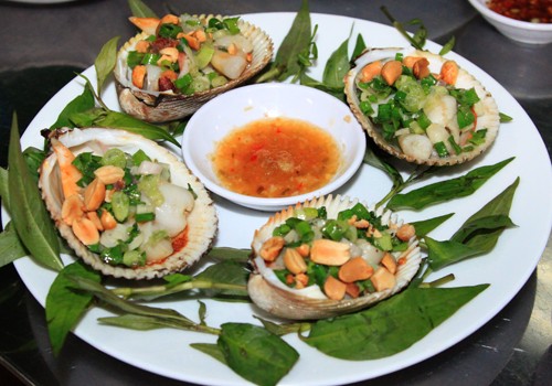 So huyet xao rau ram
