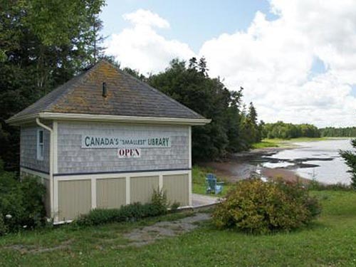 Thu vien Cardigan o Canada