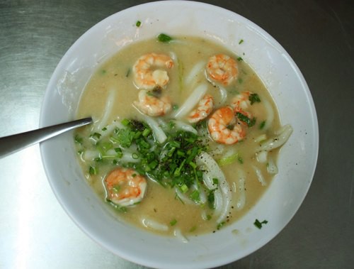 Banh canh tom nuoc cot dua