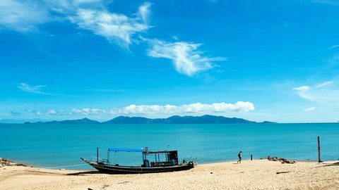Bien xanh ngap nang o Nha Trang