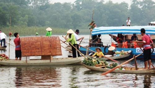 Du lich cho noi giua Ha Noi