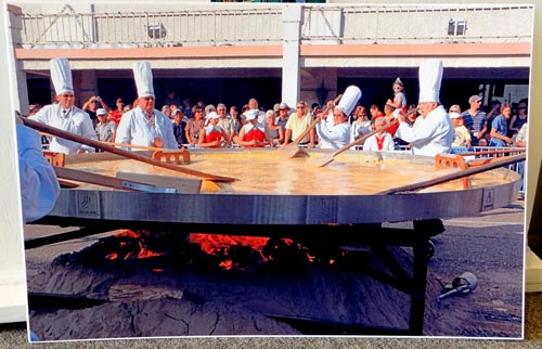 Du lịch tham gia lễ hội trứng opla Du lich tham gia le hoi trung opla