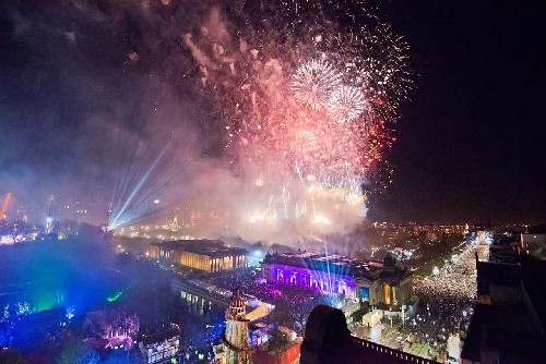Lễ hội Hogmanay Du lich tham gia le hoi Hogmanay