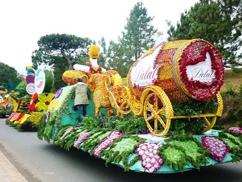 Lễ hội hoa Đà Lạt Du lich tham gia le hoi hoa Da Lat