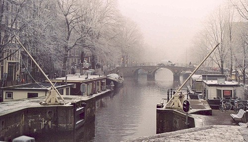 Một góc phố ở Amsterdam Mot goc pho o Amsterdam