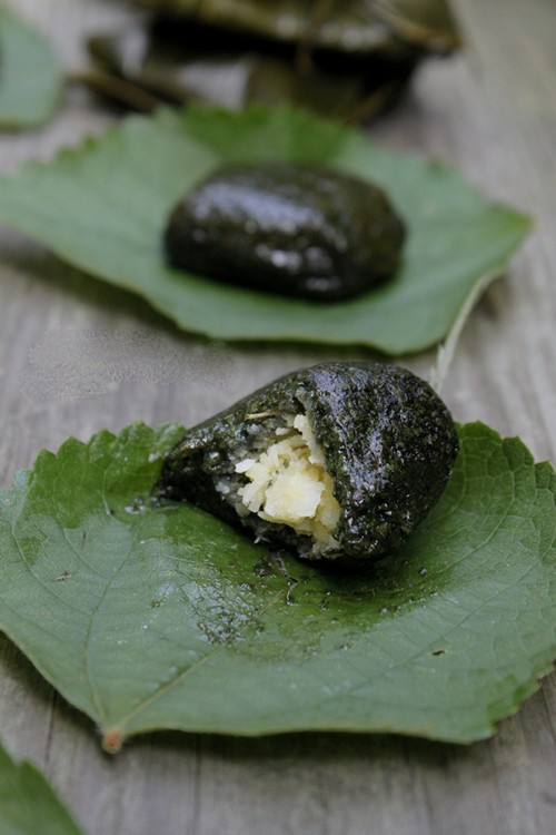 Bánh ít lá gai Banh it la gai