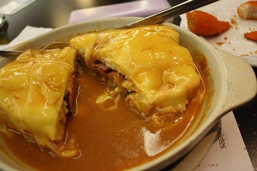Bánh mì Francesinha Banh mi Francesinha