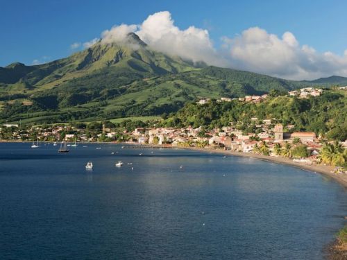 Du lich thi tran Saint-Pierre
