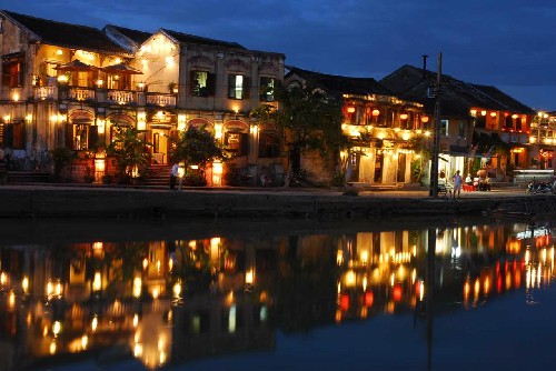 Hoi An lung linh ve dem